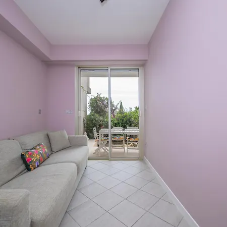 Апартаменти Les Miradors, De 2 En Rdc, Jardin Privatif, Piscine, Vue Et Parking Мантон