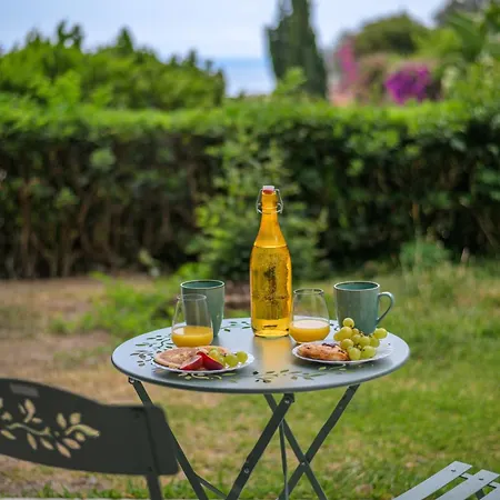 Les Miradors, De 2 En Rdc, Jardin Privatif, Piscine, Vue Et Parking