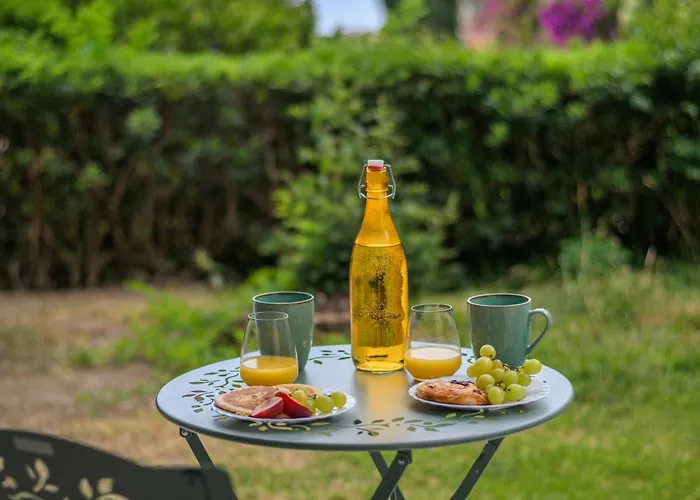 Les Miradors, De 2 En Rdc, Jardin Privatif, Piscine, Vue Et Parking